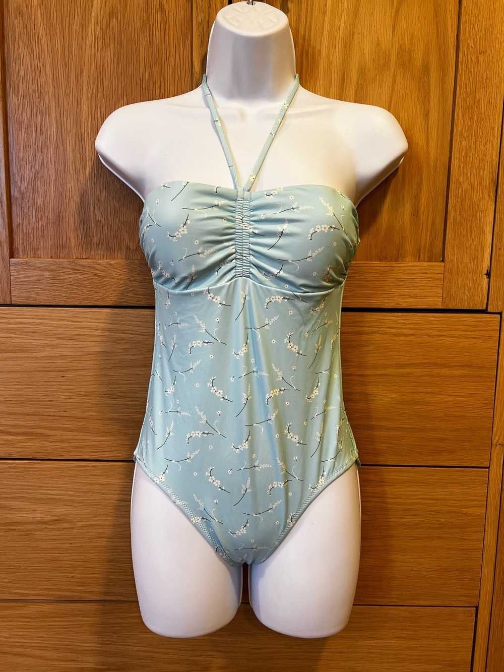 Vineyard Vines Halter Neck One Piece Swimsuit Breaker Blue Dainty Floral Size S